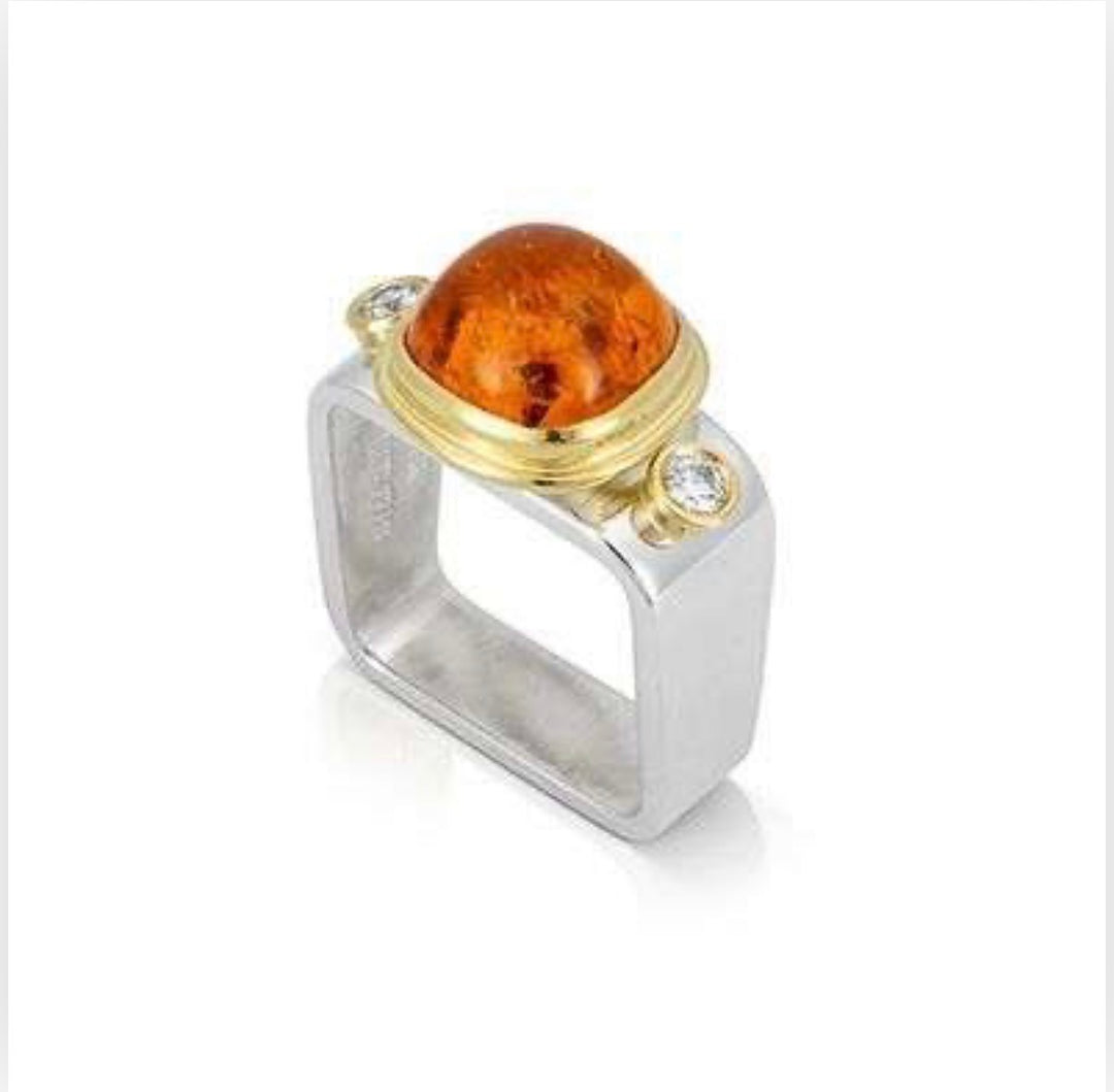 Mandarine Garnet & Diamonds Square Ring