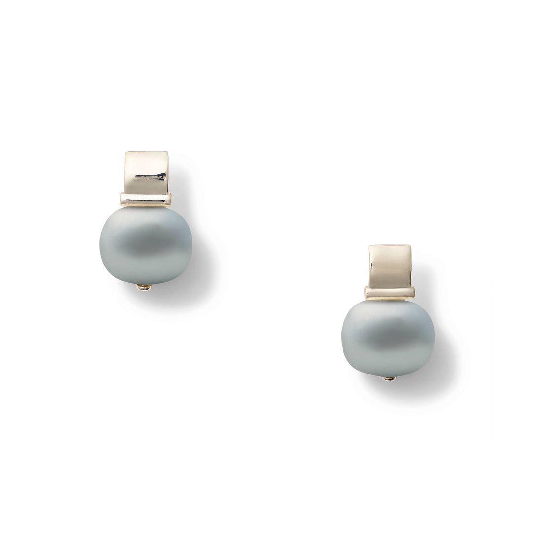 Smooth + Classic Sterling Pebble Pearl Posts Medium: Grey