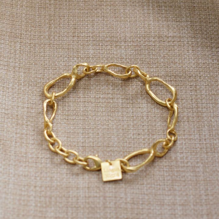 Small Favors Sculptured Links Bracelet