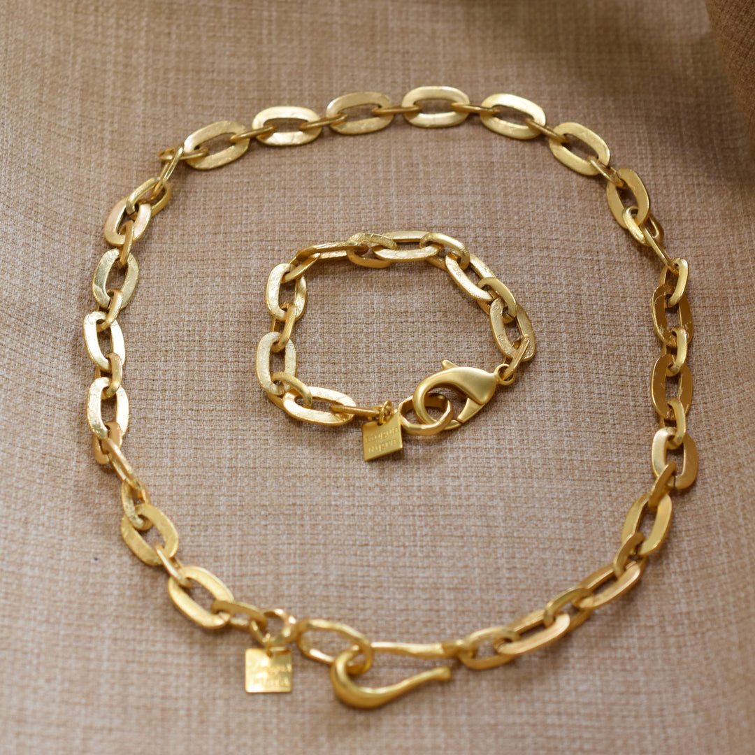 Over and Over Hand Etched Chain Link Necklace