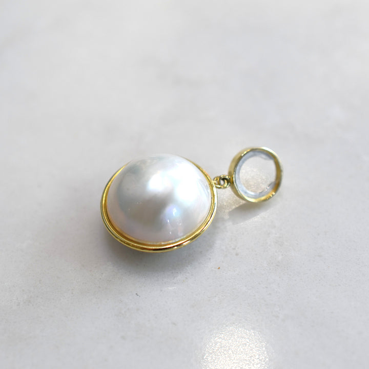 Mabe Pearl Magnetic Pendant