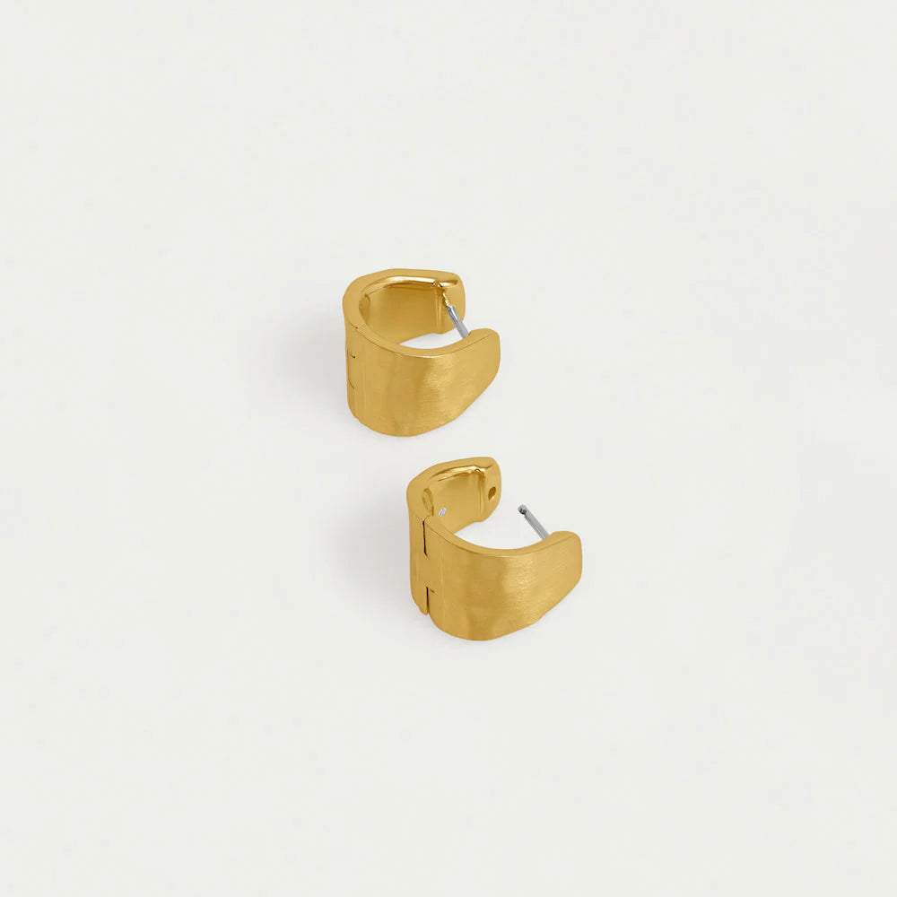 Mara Huggie Hoops
