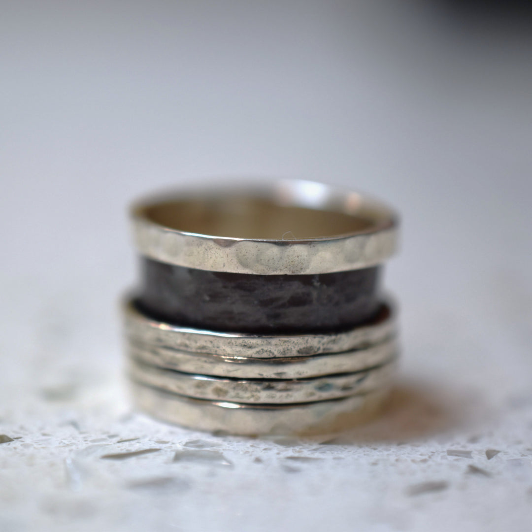 Layered Horizon Spinner Ring