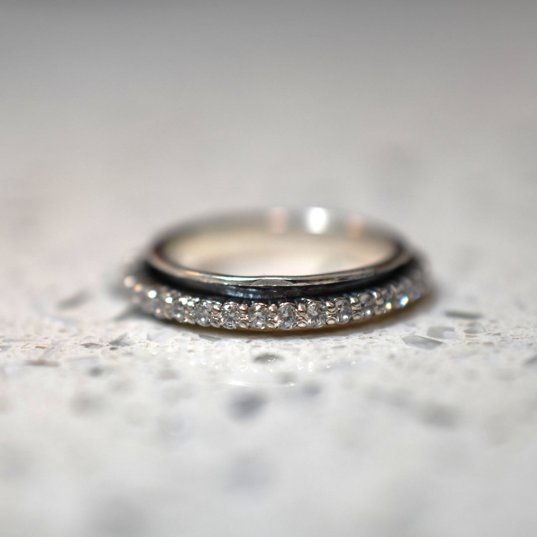 Orbit Spinner Ring