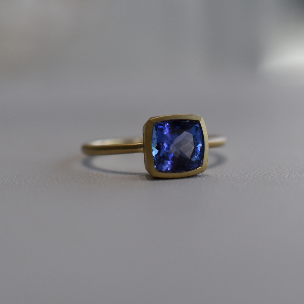 Simple Bezel Ring - Tanzanite