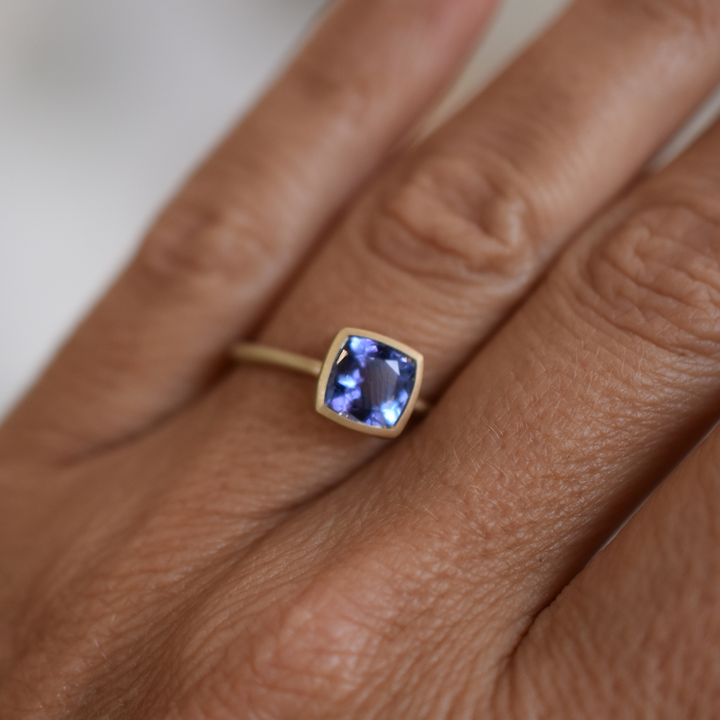 Simple Bezel Ring - Tanzanite
