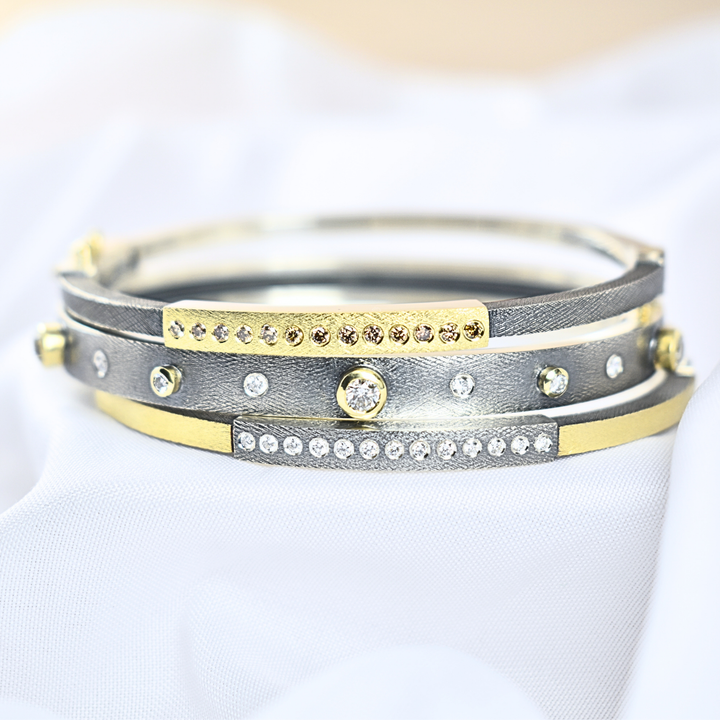Diana Bangle 2.5 mm Gold